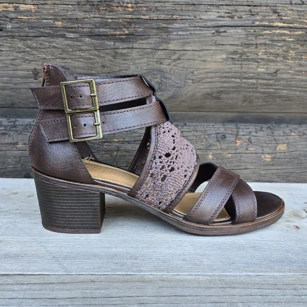Sugar Heyney Rustic Boho Crochet Panel Block Heel Sandal 9M